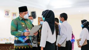 Bupati Dendi Serahkan SK PPPK Bersama CPNS Pesawaran