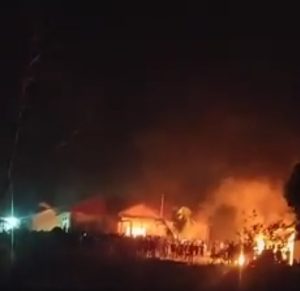Mapolsek Candipuro Lampung Selatan Dibakar Massa