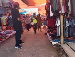 Penerapan (PPKM ) mikro Di Pasar Lumbok seminung.