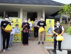 Saling Berbagi di Jumat Barokah, Ibu Riana Sari Arinal Salurkan Bantuan Sembako ke Pondok Pesantren