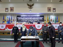 Gubernur Arinal dan DPRD Lampung Tandatangani Raperda Perubahan APBD 2021, Pendapatan Daerah Capai Rp7,5 Triliun