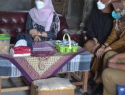 Peduli Terhadap Warganya, Bunda Winarni Besuk Penderita Kanker Payudara dan Anak Penderita Lumpuh Sejak Lahir di Palas