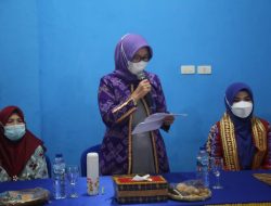 TP-PKK Kabupaten Tanggamus dan Rombongan Pengrajin Tapis Kunjungi Pesisir Barat