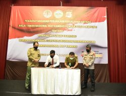 Tandatangani Perjanjian Kerjasama Dengan TNWK, Wakapolda Lampung : Kawasan Hutan di Lampung Harus Dilindungi