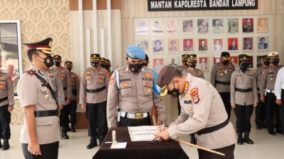 Kapolresta Bandar Lampung Pimpin Serah Terima Jabatan Kapolsek Tanjung Karang Barat