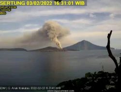 Warga Pulau Sebesi berjaga-jaga Amati Erupsi GAK