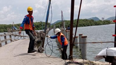 Investasikan Rp 580 Juta, PLN Percepat Pembangunan Infrastruktur Kelistrikan Ke Pulau Pasaran Lampung
