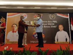 Dijuluki Legislator Inisiator RMD Terima Penghargaan di HPN Kendari
