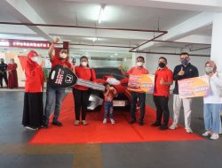 Beri Apresiasi Pelanggan Sumatera, Telkomsel Serahkan Hadiah Mobil di Program Poin Festival