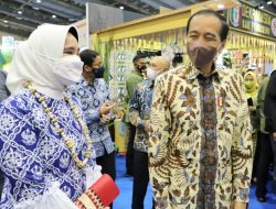 Wagub Chusnunia Chalim dan Ketua Dekranasda Ibu Riana Sari Arinal Ikuti Pembukaan Inacraft ke-22 di Jakarta yang Dibuka oleh Presiden Joko Widodo