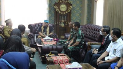 Wadan Brigif 4 Marinir/BS Hadiri Pemberian Satyalancana kepada Bupati Pesawaran