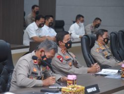 Ikuti Vicon Pimpinan Kapolri, Kapolda Lampung : Kawal dan Awasi Distribusi Minyak Goreng di Provinsi Lampung