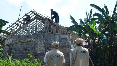 Tangis Haru Keluarga Sulam Pecah, YBM PLN Gunakan FABA Sulap Rumah Miliknya Jadi Layak Huni