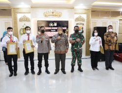 Gubernur Lampung Beri Penghargaan Personil Polda Lampung, Dirjen Beacukai dan BNNP Lampung*