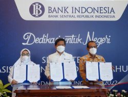 Serah Terima Beasiswa Bank Indonesia Tahun 2022 Kepala Perwakilan Bank Indonesia Provinsi Lampung