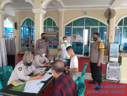 Genjot Vaksinasi Booster, Polresta Bandar Lampung Polda Lampung Berikan Vaksin untuk Jemaah Tarawih
