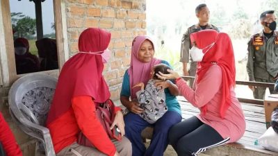 Winarni Beri Bantuan Warganya Yang Membutuhkan Di Kecamatan Palas