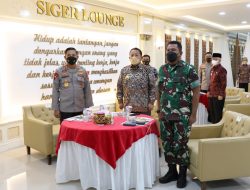 Dinilai Berhasil Bersinergi Menjaga Ketenteraman, Tibum dan Perlindungan Masyarakat, Gubernur Arinal Beri Penghargaan kepada Personil Polda Lampung, Dirjen Beacukai dan BNN Lampung