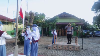Kapolsek Panjang Pimpin Upacara di SMA Negeri 6 Bandar Lampung