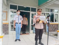 Wujud Kehadiran Polisi di Sekolah, Pejabat Utama dan Kapolsek Jajaran Polresta Bandar Lampung Pimpin Upacara