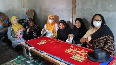 Pelatihan Tapis dan Pengemasan serta Temu Bisnis UKM Kabupaten Pesisir Barat