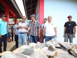 Tinjau Lokasi Proyek Pembangunan Breakwater, Bupati Nanang Tampung Aspirasi Nelayan Terkait Pembangunan Tambatan Perahu di TPI Desa Way Muli Timur