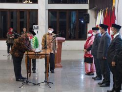 Lantik Pimpinan Baznas Lampung Periode 2022-2027, Gubernur Arinal Berharap Zakat Dikelola Optimal dan Dimanfaatkan untuk Pengentasan Kemiskinan dan Pemberdayaan Ekonomi Umat