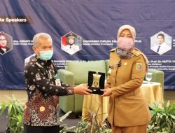Wagub Chusnunia Chalim Jadi Keynote Speaker dalam Seminar tentang Dampak Perubahan Iklim terhadap Kesehatan Manusia dan Implikasinya bagi Masyarakat