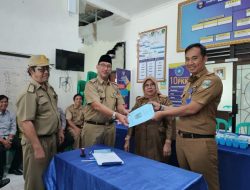 Serah Terima Jabatan Yuniarti S.Pd. Kepada Pelaksana Tugas Camat Suryadi