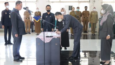 Wakili Gubernur, Sekdaprov Melantik dan Mengambil Sumpah Jabatan 52 PNS dalam Jabatan Fungsional