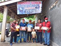 Ketua PMI Provinsi Lampung Berikan Bantuan SIGER Tali Asih dan SEMBAKO kepada Korban Bencana di Lampung Selatan