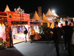 Tinjau Stand-Stand Lampung Selatan Fest 2022, Nanang Ermanto Apresiasi Kreatifitas Perangkat Daerah
