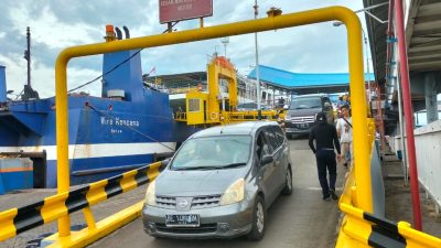 Terkendala Cuaca Buruk_ *Setelah Ditutup sekitar 6 jam, Layanan Penyeberangan Merak – Bakauheni Kembali Dibuka