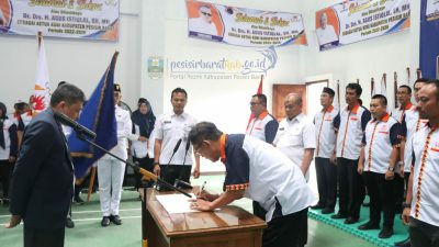 Sekretaris Koni Prov Lampung Asrian Hendi Caya,SE., Kukuhkan Kepengursan Koni Pesisir Barat Masa Bhakti 2022-2026.