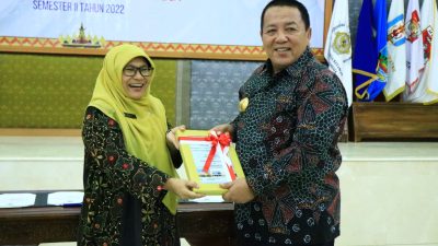 BPK Perwakilan Provinsi Lampung Serahkan Laporan Hasil Pemeriksaan Semester II Tahun 2022 Kepada Gubernur Arinal Djunaidi