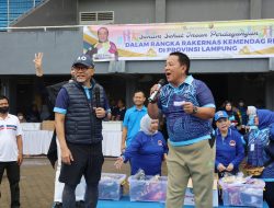 Gubernur Arinal Djunaidi bersama Mendag Zulkifli Hasan dan Forum Komunikasi Persaudaran Lampung Perantauan Laksanakan Senam Bersama di Stadion Pahoman Bandarlampung