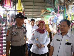 Pemerintah Provinsi Lampung Gelar Operasi Pasar Minyak Goreng Kemasan di Pasar Kangkung