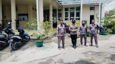 Jaga Kekhusyukan Solat Jumat, Polwan Polresta Bandar Lampung Laksanakan Pengamaman di Masjid