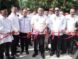 Harapan Masyarakat Terwujud, Jembatan Parit 9 Desa Berundung Ketapang Diresmikan Bupati Lampung Selatan