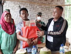 Tuntaskan Kemiskinan Ekstrem di Lamsel, Bupati Nanang Berikan Bantuan Bedah Rumah Untuk Warga Desa Purwodadi Dalam