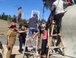Bupati Nanang Ermanto Pantau Pemasangan Garuda Di Sekitaran Air Mancur Kalianda