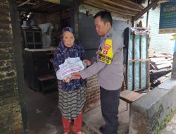 Peduli Terhadap Sesama, Polsek Tanjung Karang Timur Salurkan Bantuan Sembako Kepada Warga di Slum Area