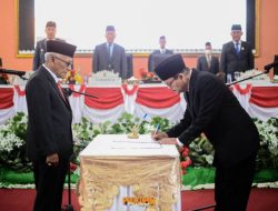 Bupati Pesawaran H. Dendi Ramadhona Hadiri Rapat Paripurna Istemewa DPRD Pesawaran Dalam Rangka Pengambilan Sumpah/Janji Peresmian Pengangkatan PAW Anggota DPRD Kabupaten Pesawaran masa Jabatan 2019-2024