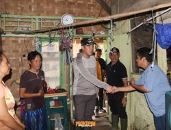 Bup Meninjau Langsung dan Memberikan Bantuan disejumlah Desa yang Terdampak Banjir