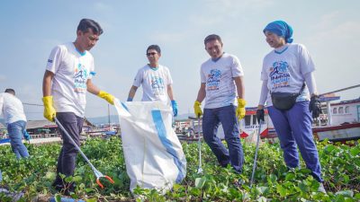 Peduli Lingkungan, Pertamina Berpatisipasi Pada Kegiatan Coastal Cleanup di Pulau Pasaran Lampung