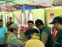 Kepedulian Pemkab Pesisir Barat atas dampak kebakaran dipekon penengahan, dinas sosial salurkan bantuan.