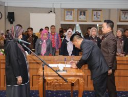 Wagub Chusnunia Melantik dan Mengambil Sumpah Jabatan 6 Pejabat Pimpinan Tinggi Pratama di Lingkungan Pemprov Lampung