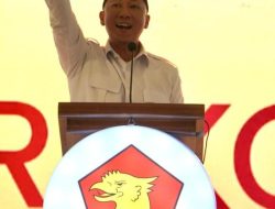 Berjuang Bersama Rakyat, RMD Instruksikan Bacaleg Aktif Bagi Sembako