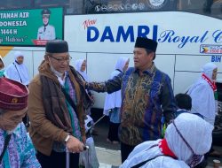 Selepas menjalankan ibadah haji di tanah suci, rombongan jama’ah haji JKG 47 asal Kabupaten Lampung Barat akhirnya tiba di Bandara Raden Intan Lampung