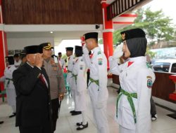 Bupati Nanang Ermanto Kukuhkan 31 Orang Anggota Paskibraka Pengibar Bendera Peringatan HUT RI Ke 78 Tahun 2023